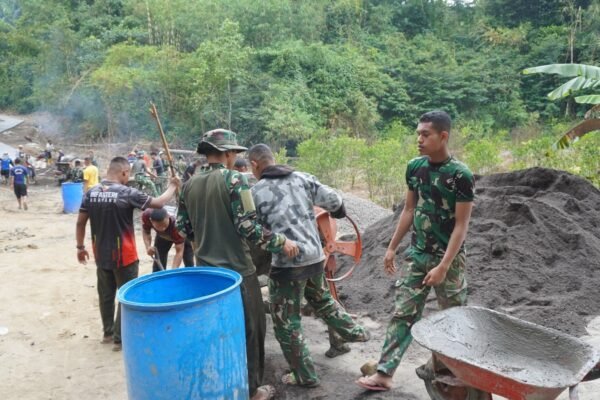 Pemanfaatan Tiga Mesin Molen Tingkatkan Efisiensi Pembangunan Rabat Beton TMMD Ke-129