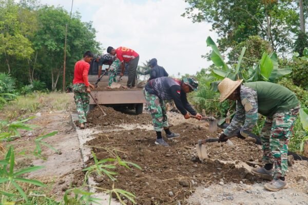 Penimbunan Badan Jalan Jadi Tahapan Penting Pembangunan Infrastruktur TMMD Ke-129