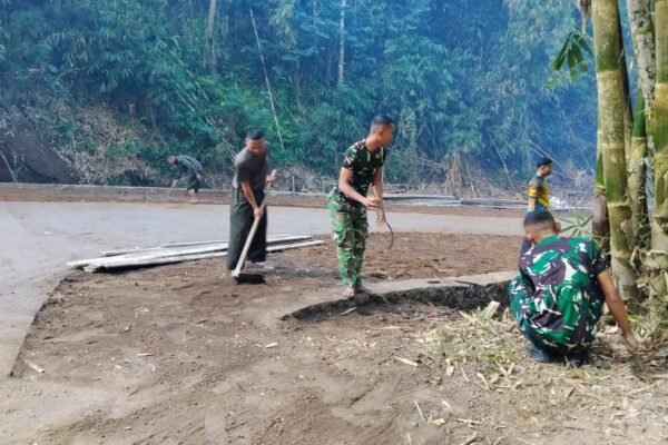 Perapian Badan Jalan Jadi Bukti Komitmen Satgas TMMD Hadirkan Infrastruktur Berkualitas