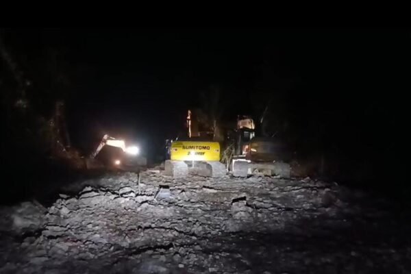 Satgas TMMD Ke-129 Kodim 1311/Morowali Lembur Malam Kejar Penyelesaian Pembukaan Jalan