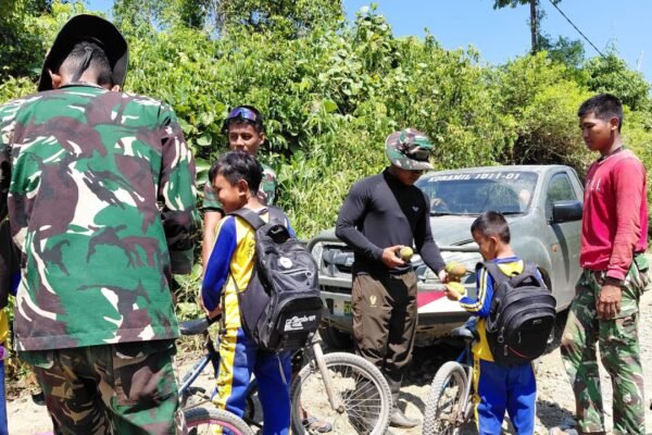 Bukan Sekadar Membangun, Satgas TMMD Ke-129 Tunjukkan Kepedulian kepada Warga Bandar Raya
