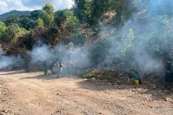 Pembersihan Badan Jalan, Satgas TMMD ke-129 Kodim 1407/Bone Pastikan Pekerjaan Berjalan Optimal