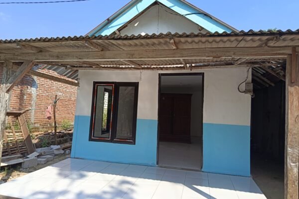 Dinding Rumah Ibu Saelah Mulai Berdiri Rapi, Progres RTLH TMMD Ke-129 Kodim 0813/Bojonegoro Terus Berjalan*