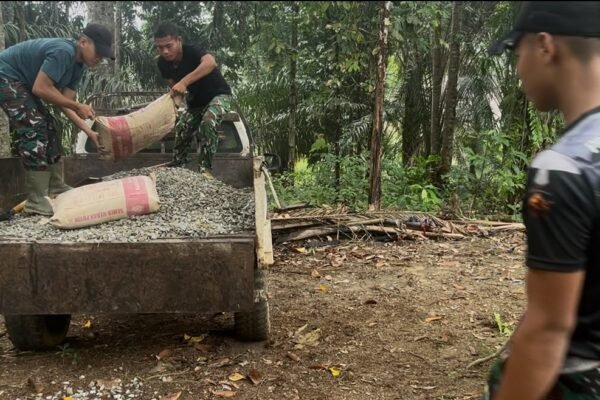 Keberlangsungan Proyek TMMD Kodim 1210/Landak Didukung Suplai Material Aktif