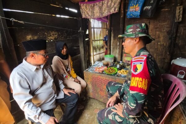 Kunjungan Dandim 0818: TNI Berikan Dukungan kepada Warga Desa Taji yang Membutuhkan