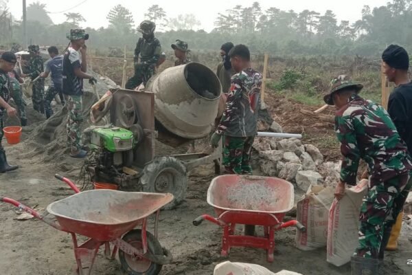 Pembangunan Jalan di Parumpanai Dipercepat Melalui Kerja Sama TNI dan Warga
