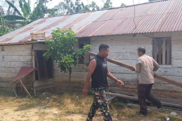 Kebangkitan Semangat Bersama Dalam Renovasi Rumah Arianto di Desa Soe
