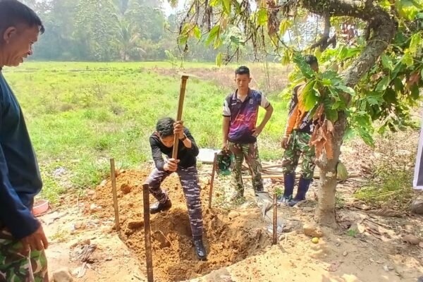 Satgas TMMD Reguler ke-130 TNI Mulai Pembangunan MCK di Tiku Djobu