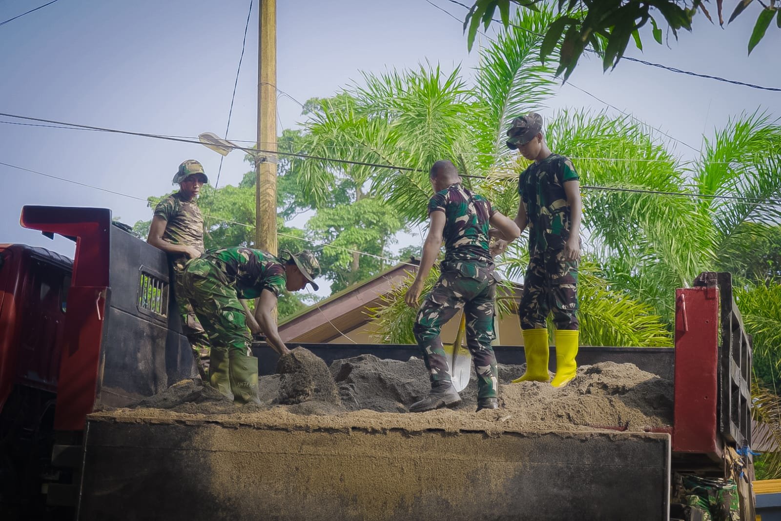 Satgas TMMD ke-130 Mulai Landasi Pembangunan Rumah Warga di Ambon