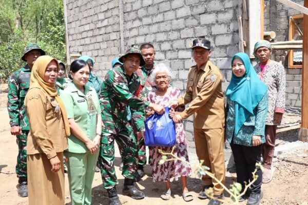 Mbah Waqilah di Usia 95 Tahun Menanti Pulang ke Rumah Layak Huni