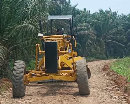 Pembangunan Jalan TMMD ke-130 Diterima Antusias oleh Warga Kandang Limun