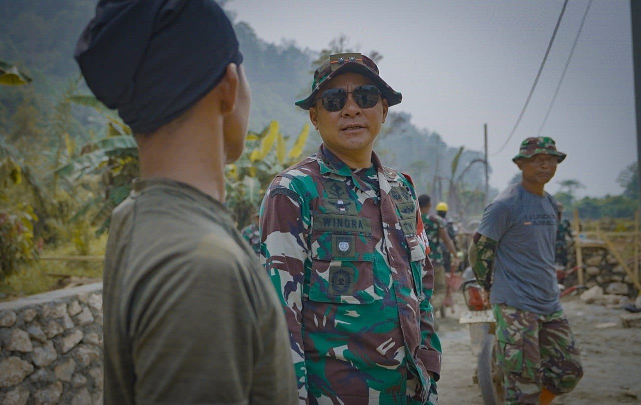 Kepemimpinan Letkol Windra Pupuk Semangat Prajurit dalam Program TMMD