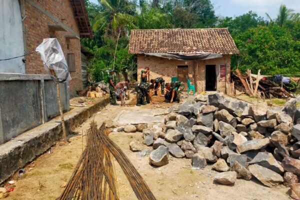 Pembangunan Rumah di TMMD ke-130: Membangun Kebersamaan TNI dan Masyarakat