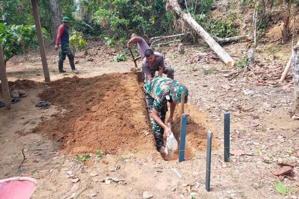 Satgas TMMD ke-130 Kodim 1307/Poso Siapkan Pondasi untuk RTLH Bapak Tuku Djobu