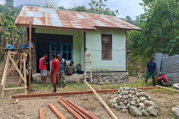TNI Manunggal Membangun Desa Wujudkan Rumah Layak Huni di Manokwari