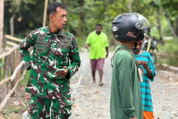 Kapten Inf Hendro Cek Lokasi Pembangunan Jalan Akses untuk Masyarakat
