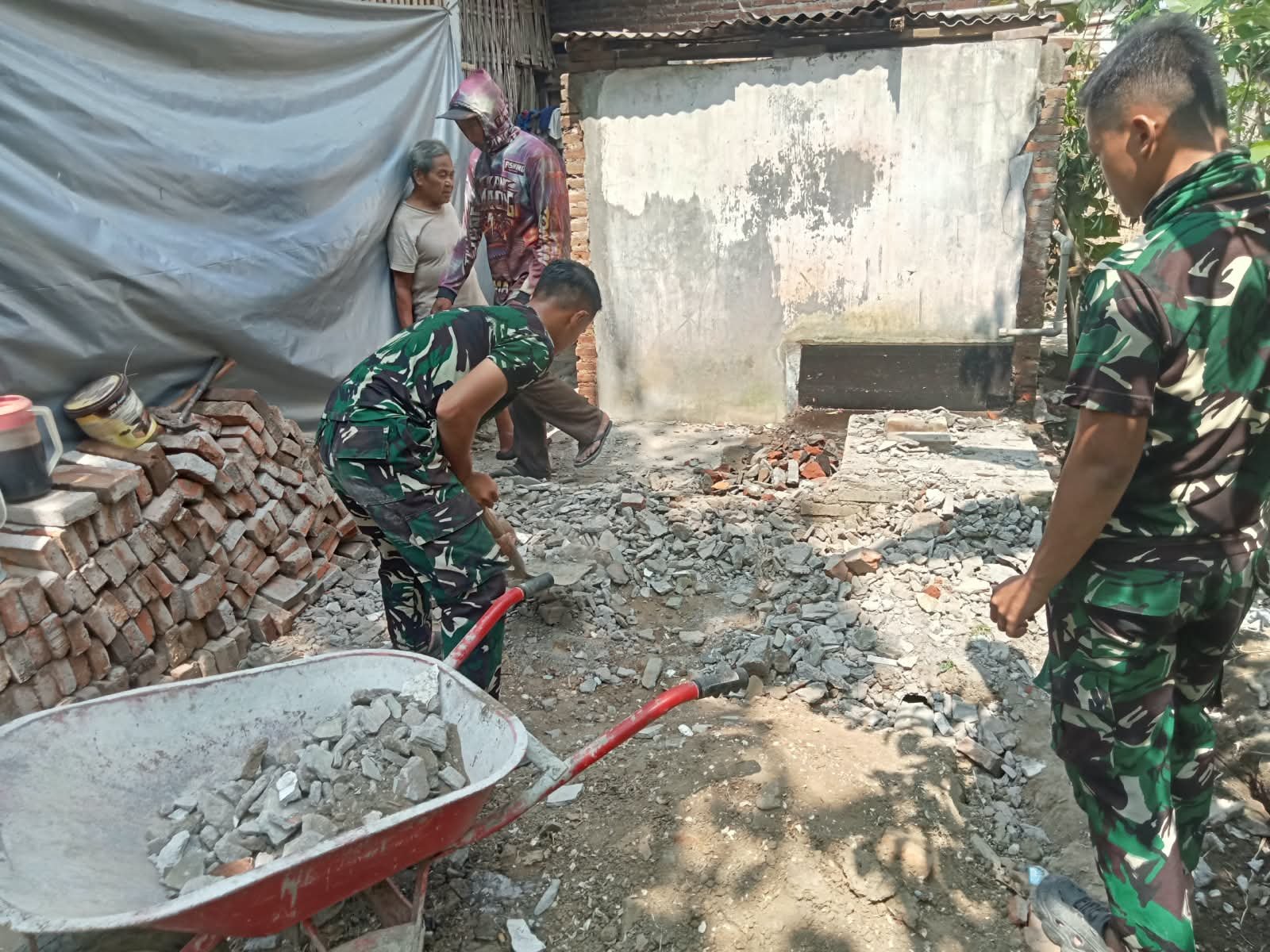 Fasilitas Sanitasi Diciptakan Bersama Pembangunan Rumah Suparlan di Tulungagung