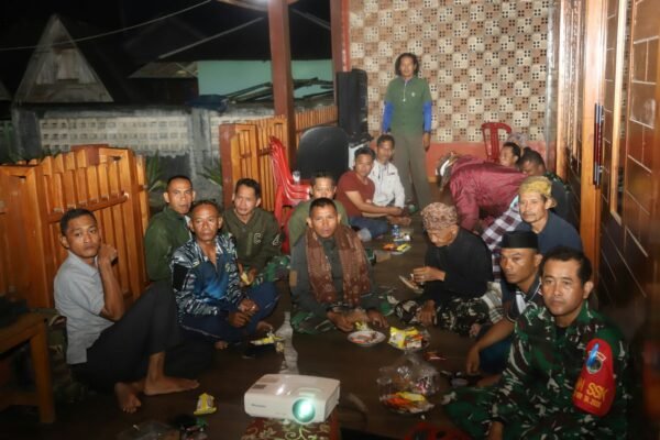 Kegiatan Santai TNI Bersama Warga Citorek Barat Tingkatkan Keharmonisan Sosial