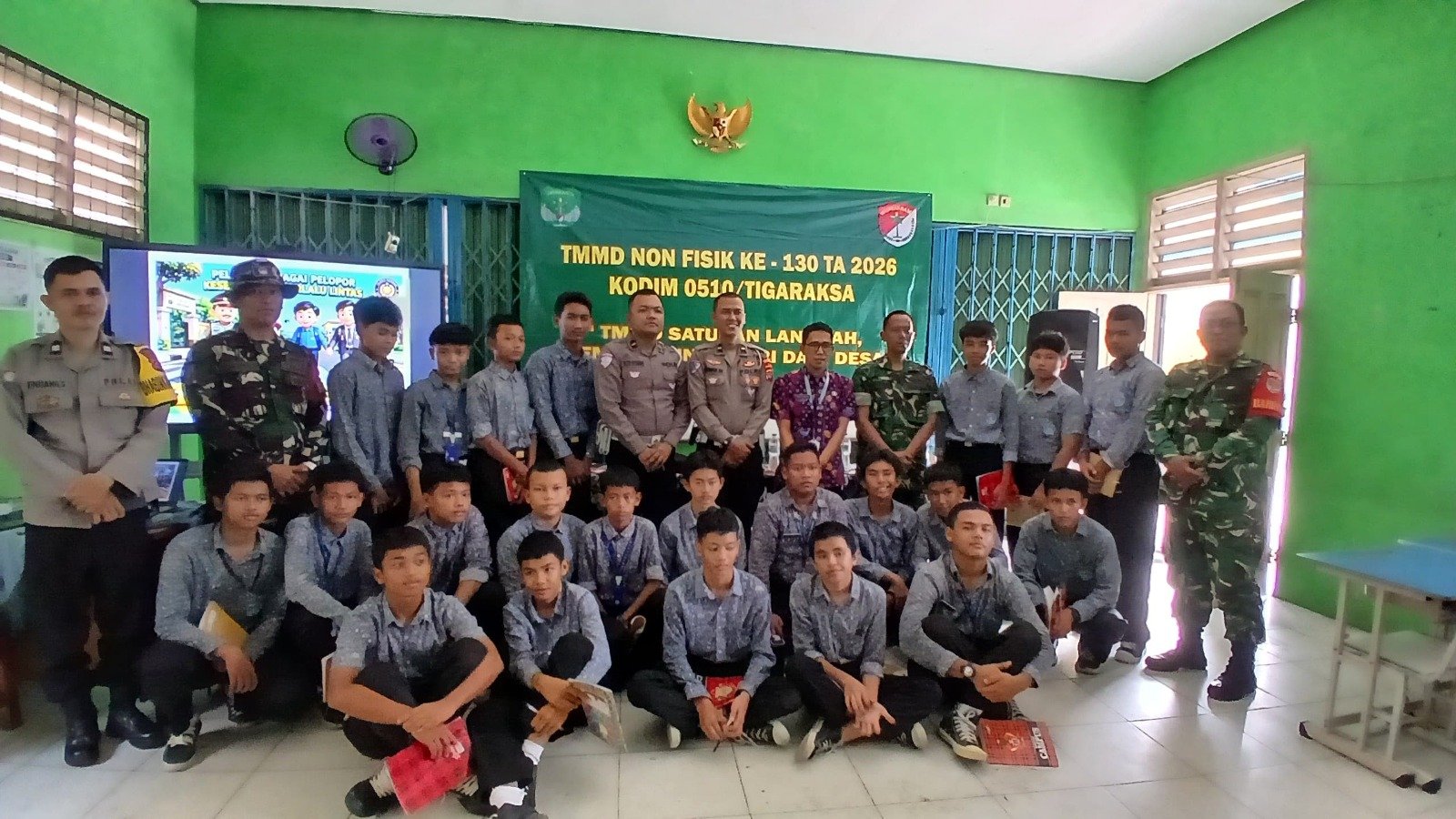 Pembinaan Keselamatan Lalu Lintas untuk Pelajar Melalui TMMD di Tigaraksa