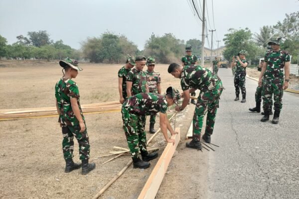 Pengerjaan Infrastruktur Desa Sumur Bandung oleh Satgas TMMD Kodim 0510