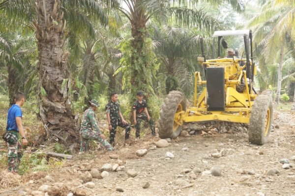 Jalan TMMD ke-130 Hadirkan Harapan Baru untuk Mobilitas Warga Perbatasan