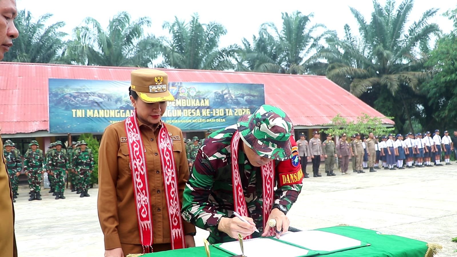 TMMD ke-130 Perkuat Infrastruktur dan Lingkungan di Desa Amboyo Selatan