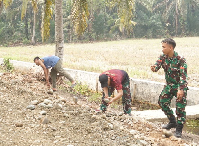 Pembangunan Jalan TMMD Ke-130 Buka Peluang Baru bagi Masyarakat Perbatasan