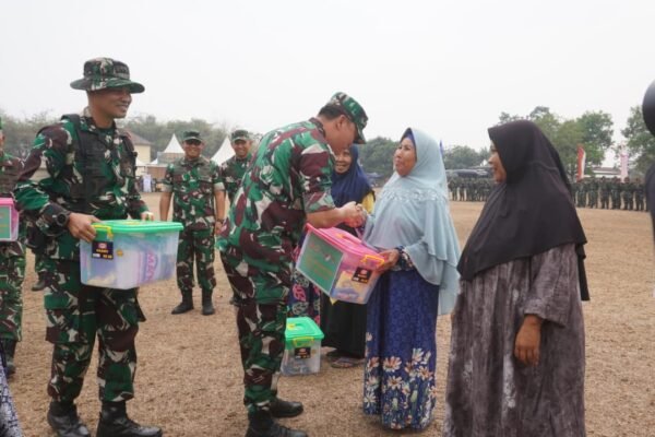 Program TMMD ke-130 Dimulai dengan Penyerahan Sembako untuk Masyarakat Tigaraksa