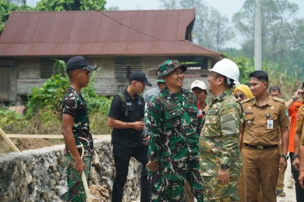Bupati Irwan dan TNI Kolaborasi dalam TMMD 130 untuk Masyarakat Parumpanai
