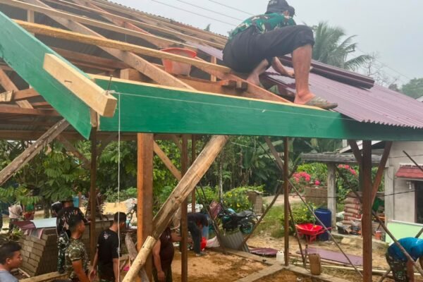 Dukungan TNI Mengubah Hidup Bu Suhanim dengan Proyek Pembangunan Rumah Baru