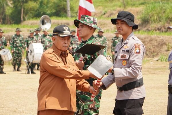 Pelaksanaan TMMD ke-130 Dimulai dengan Serah Terima Alat Kerja oleh Bupati Malang